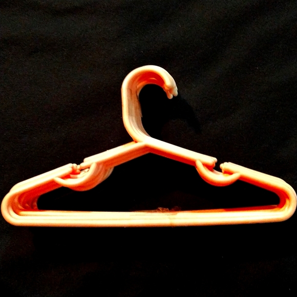 20 Soft Pink Cradle Style Baby Clothes Hangers - Picture 1 of 7